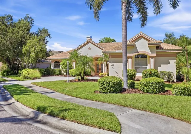 Photo 4 of Single family home for sale at 8404 Misty Morning Ct, Lakewood Ranch, FL 34202 | MLS# A4705449 | Listing updated on 2026-10-04