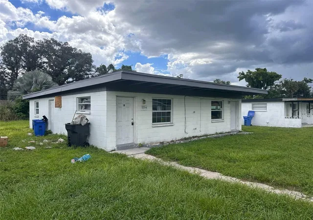 Photo 4 of House for sale at 905 E 124th Avenue, Tampa, FL 33612 | MLS# TB8546598 | Listing updated on 2026-10-11