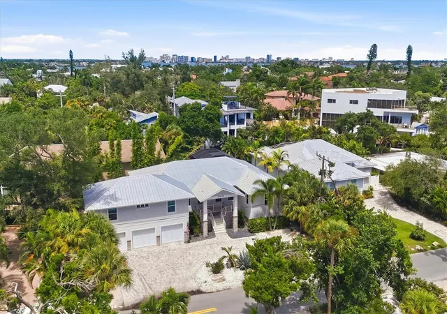 Photo 1 of Single family home for sale at 3913 Roberts Point Rd, Sarasota, FL 34242 | MLS# A4705453 | Listing updated on 2026-10-07