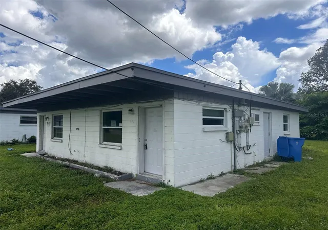 Photo 4 of House for sale at 919 E 122nd Avenue, Tampa, FL 33612 | MLS# TB8546608 | Listing updated on 2026-09-16