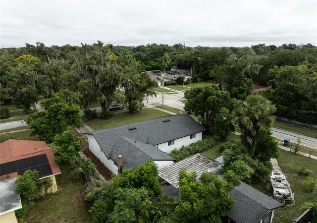 Photo 3 of Single family home for sale at 1004 N Camphor Ln, Deland, FL 32720 | MLS# V4951176 | Listing updated on 2026-10-07