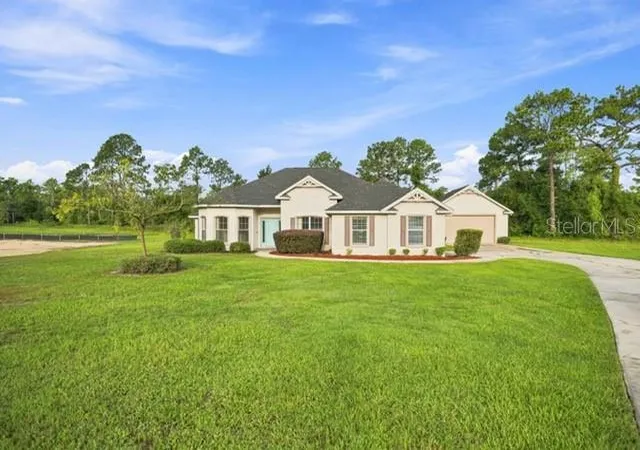 Single family home for sale at 5931 NE 57th Loop, SILVER SPRINGS, FL 34488 | MLS# OM731899