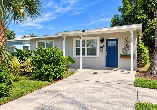 Photo 1 of Single family home for sale at 2167 16th Avenue S, Saint Petersburg, FL 33712 | MLS# TB8546627 | Listing updated on 2026-09-12