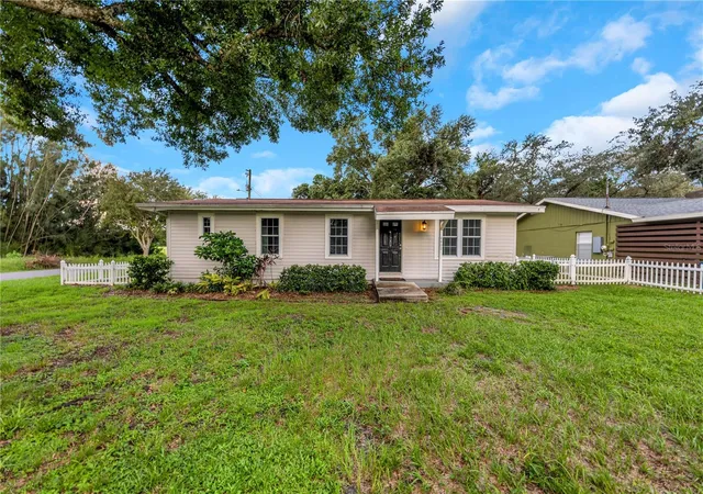 Photo 1 of Single family home for sale at 4602 W Chisholm St, Tampa, FL 33616 | MLS# TB8546628 | Listing updated on 2026-10-06