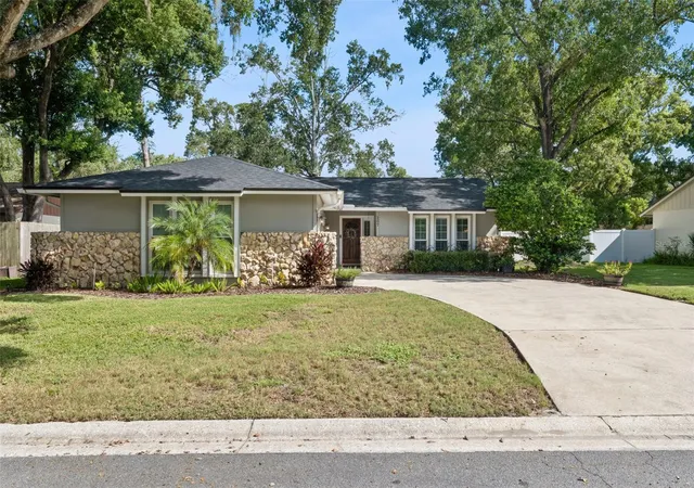 Photo 1 of Single family home for sale at 167 Holderness Dr, Longwood, FL 32779 | MLS# O6440134 | Listing updated on 2026-10-02