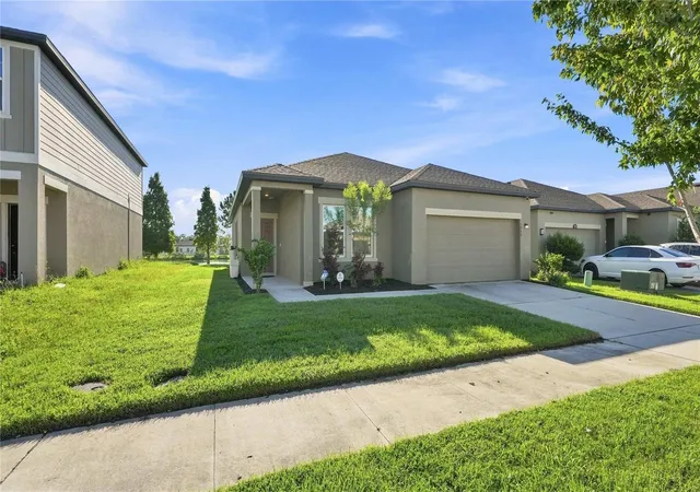 Photo 2 of Single family home for sale at 5646 Alexander Springs Pl, Lakeland, FL 33811 | MLS# TB8546636 | Listing updated on 2026-09-13