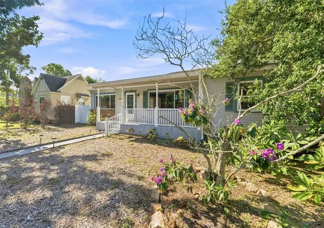 Photo 2 of Single family home for sale at 2114 21st Avenue N, Saint Petersburg, FL 33713 | MLS# TB8546646 | Listing updated on 2026-09-13