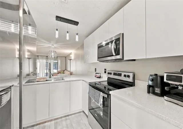 Photo 4 of House for sale at 2160 Mystic Ring Loop, Kissimmee, FL 34759 | MLS# O6440155 | Listing updated on 2026-10-07