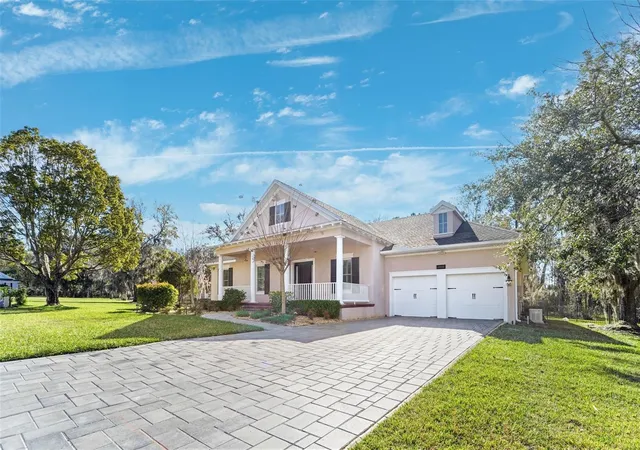 Photo 3 of Single family home for sale at 19546 Mossy Oak Ct, Brooksville, FL 34601 | MLS# W7889309 | Listing updated on 2026-09-23