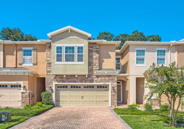 Photo 1 of Townhouse for sale at 900 Walkers Grv Ln, Winter Garden, FL 34787 | MLS# TB8546668 | Listing updated on 2026-10-15