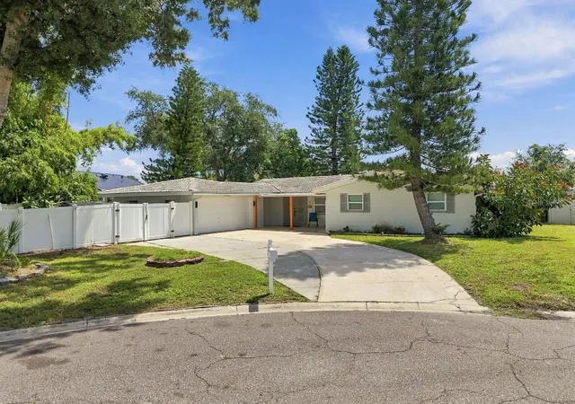 Photo 1 of Single family home for sale at 10744 Drummond Rd, Tampa, FL 33615 | MLS# TB8546670 | Listing updated on 2026-09-29
