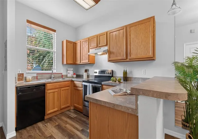 Listing Photo 3 - Condo for sale in building located at 3890 Sw 20Th Ave, Gainesville, FL 32607 - Unit #1710