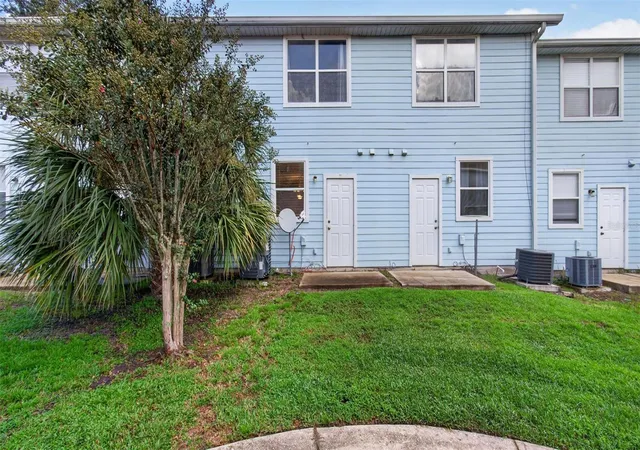 Listing Photo 2 - Condo for sale in building located at 3890 Sw 20Th Ave, Gainesville, FL 32607 - Unit #1710