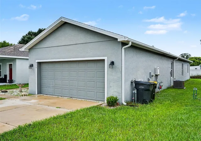Photo 2 of Single family home for sale at 477 Kensington View Dr, Winter Haven, FL 33880 | MLS# TB8546687 | Listing updated on 2026-09-13