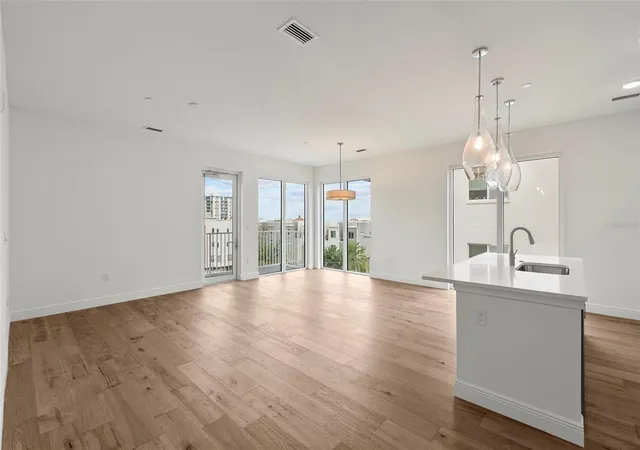 Photo 2 of Condo for sale at 600 3rd Avenue S #406, Saint Petersburg, FL 33701 | MLS# TB8546688 | Listing updated on 2026-09-12