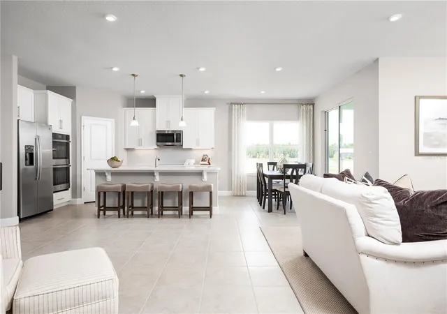 Photo 3 of Sale Pending at 454 Hammock Oaks Blvd, Lady Lake, FL 32159 | MLS# W7889313 | Listing updated on 2026-10-07