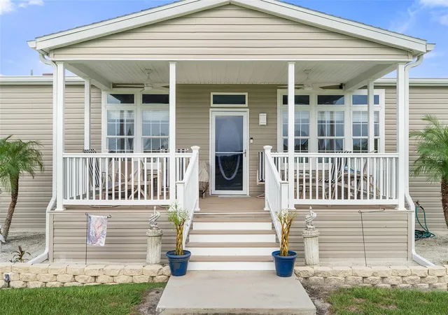 Photo 3 of Manufactured home for sale at 4600 Hickory Tree Rd, Saint Cloud, FL 34772 | MLS# S5157190 | Listing updated on 2026-09-12
