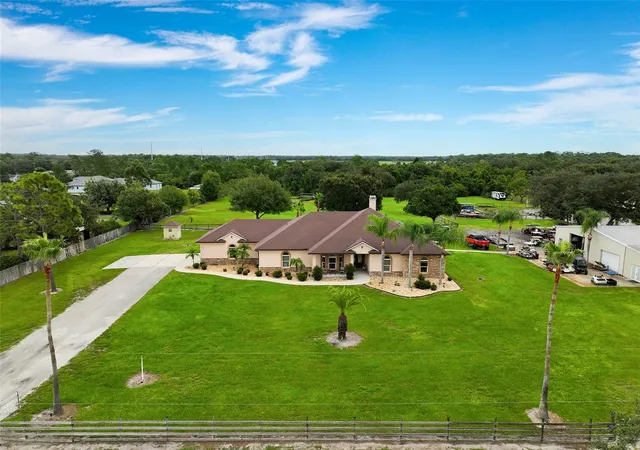 Photo 1 of Single family home for sale at 4594 Hickory Tree Rd, Saint Cloud, FL 34772 | MLS# S5157195 | Listing updated on 2026-09-12