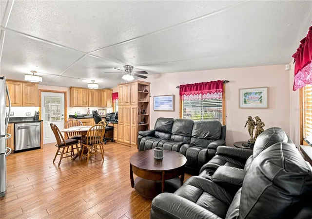 Photo 4 of Manufactured home for sale at 704 Roseapple Ave, Lady Lake, FL 32159 | MLS# G5117536 | Listing updated on 2026-09-18