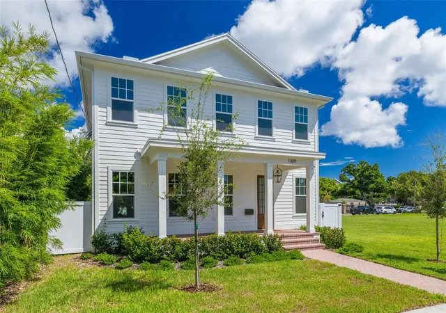 Photo 3 of Sale Pending at 1309 17th Avenue N, Saint Petersburg, FL 33704 | MLS# TB8546711 | Listing updated on 2026-10-19