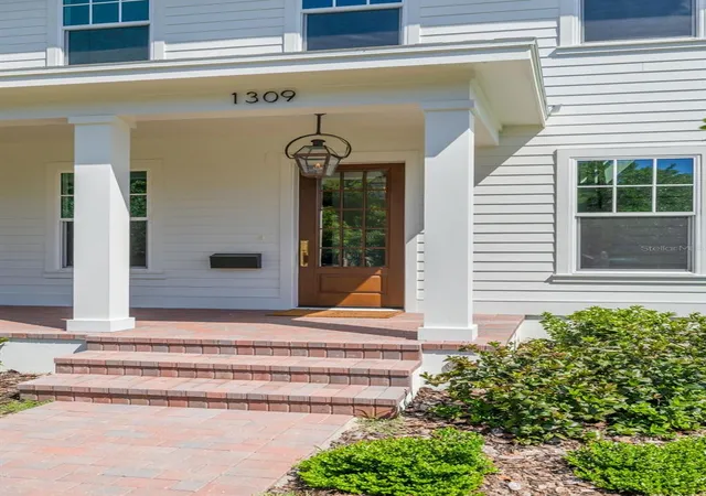 Photo 4 of Sale Pending at 1309 17th Avenue N, Saint Petersburg, FL 33704 | MLS# TB8546711 | Listing updated on 2026-10-19