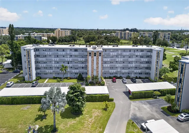 Photo 1 of Condo for sale at 3860 Ironwood Ln #503G, Bradenton, FL 34209 | MLS# A4705495 | Listing updated on 2026-09-12