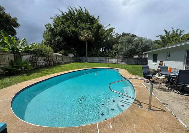Photo 2 of Single family home for sale at 414 Wekiva Rapids Dr, Altamonte Springs, FL 32714 | MLS# O6440195 | Listing updated on 2026-10-07