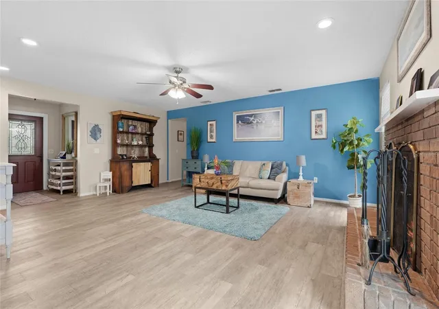 Photo 3 of Single family home for sale at 2112 S Brink Ave, Sarasota, FL 34239 | MLS# A4705497 | Listing updated on 2026-09-13