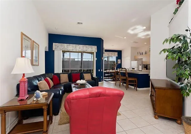 Photo 4 of Single family home for sale at 8010 King Palm Cir, Kissimmee, FL 34747 | MLS# O6440209 | Listing updated on 2026-10-20