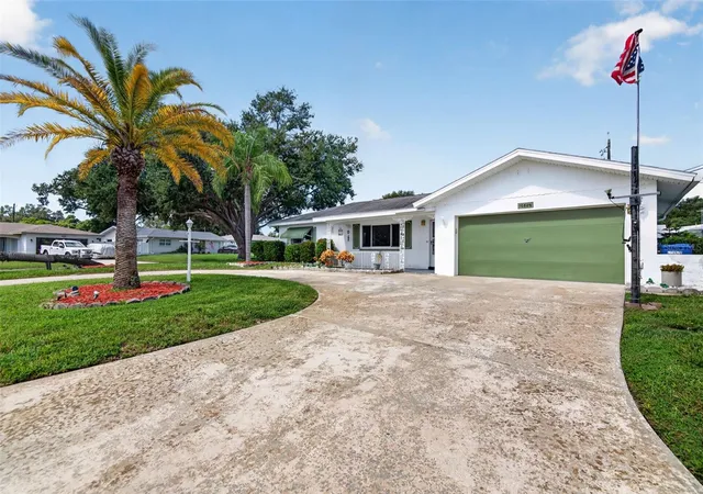 Photo 4 of Single family home for sale at 10809 90th Terrace, Seminole, FL 33772 | MLS# TB8546720 | Listing updated on 2026-10-04