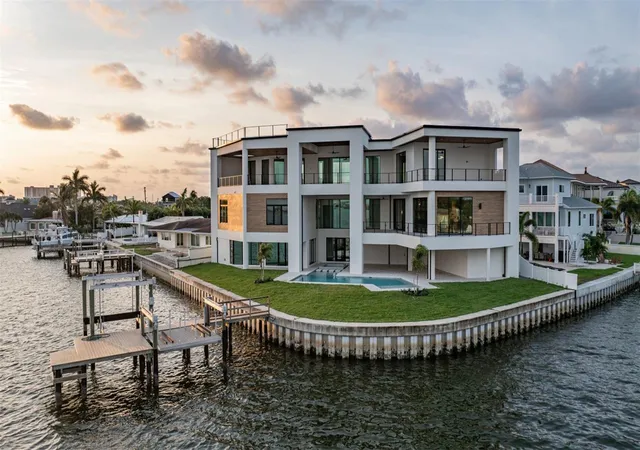 Photo 2 of Mansion for sale at 6503 Debbie Ln S, Saint Petersburg, FL 33707 | MLS# TB8546723 | Listing updated on 2026-09-12