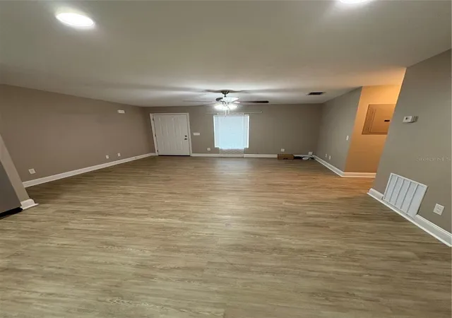 Photo 2 of Multi family home for sale at 650 E Grapefruit Ave, Lake Alfred, FL 33850 | MLS# R4911947 | Listing updated on 2026-10-09