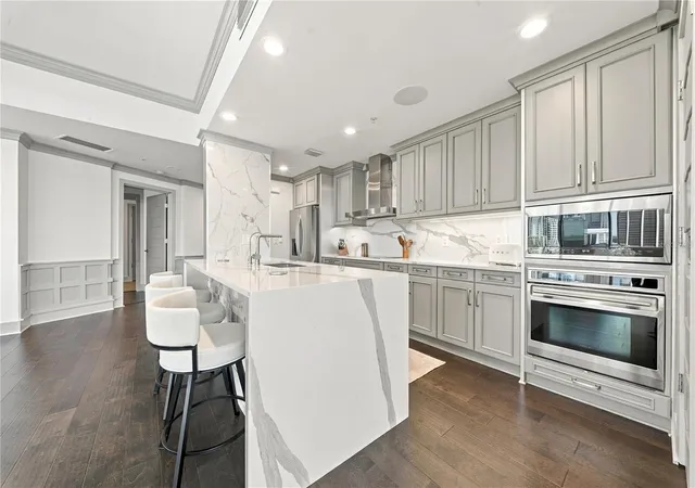 Listing Photo 1 - Condo for sale in building located at 260 S Osceola Ave, Orlando, FL 32801 - Unit #1406