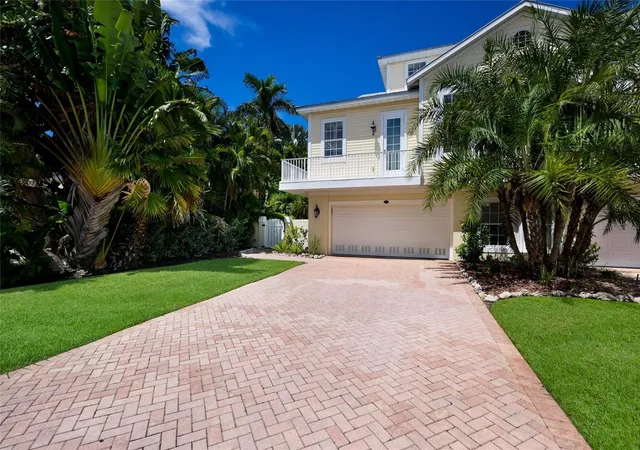 Photo 2 of Condo for sale at 310 63rd Street, Holmes Beach, FL 34217 | MLS# A4705500 | Listing updated on 2026-09-20