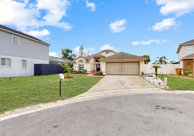 Photo 1 of Single family home for sale at 2504 Kingston Ct, Kissimmee, FL 34746 | MLS# S5157204 | Listing updated on 2026-09-14