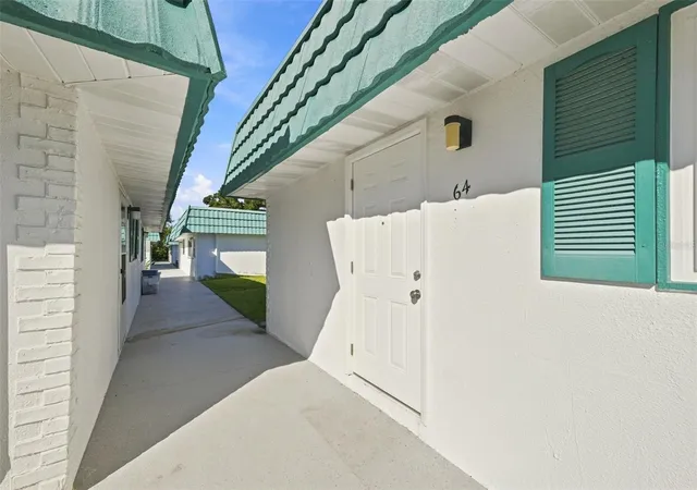 Condo for sale at 205 Kings Blvd #64, SUN CITY CENTER, FL 33573 | MLS# TB8546738