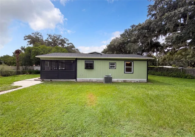 Photo 4 of Single family home for sale at 1721 Evergreen St, Kissimmee, FL 34746 | MLS# O6440242 | Listing updated on 2026-09-18