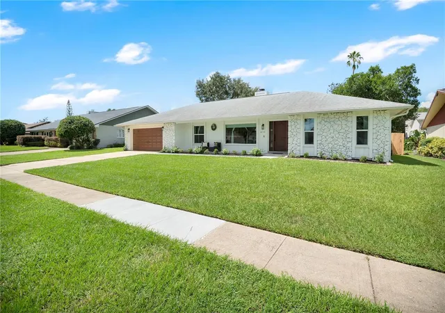Photo 3 of Single family home for sale at 6610 Orange Knoll Dr, Belle Isle, FL 32812 | MLS# O6440247 | Listing updated on 2026-09-12