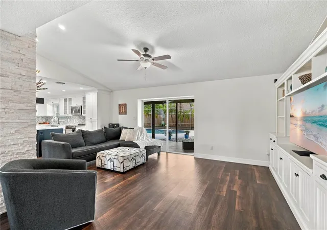 Photo 3 of Single family home for sale at 6610 Orange Knoll Dr, Belle Isle, FL 32812 | MLS# O6440247 | Listing updated on 2026-09-12