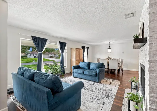 Photo 4 of Single family home for sale at 6610 Orange Knoll Dr, Belle Isle, FL 32812 | MLS# O6440247 | Listing updated on 2026-09-12
