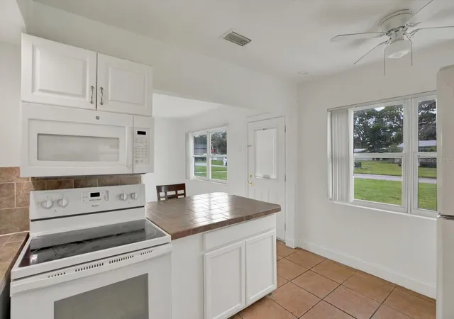 Photo 4 of Single family home for sale at 5303 Carlton Rd, New Port Richey, FL 34652 | MLS# TB8546759 | Listing updated on 2026-10-19