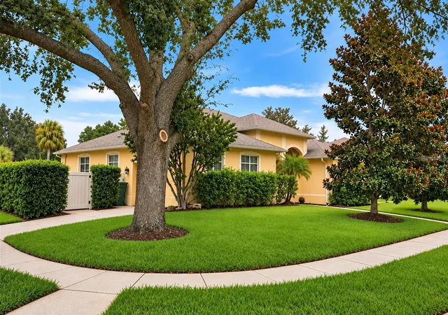 Photo 3 of Single family home for sale at 116 Oak Grv Cir, Lake Mary, FL 32746 | MLS# O6440264 | Listing updated on 2026-10-08