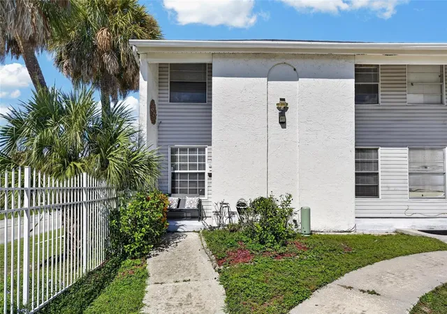 Photo 3 of Townhouse for sale at 7321 Jackson Springs Rd, Tampa, FL 33634 | MLS# TB8546771 | Listing updated on 2026-10-03