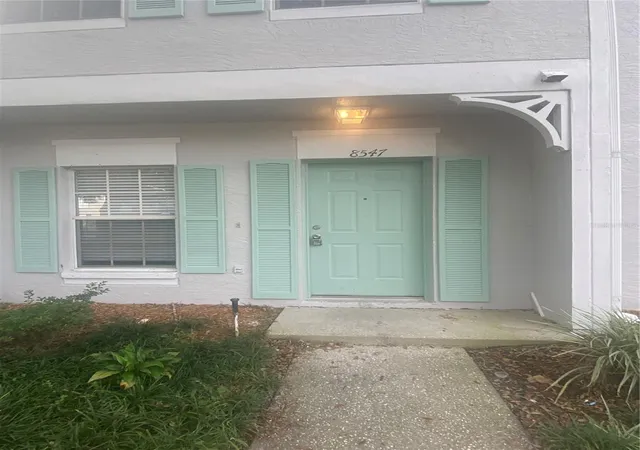 Photo 2 of Townhouse for sale at 8547 Hunters Key Cir, Tampa, FL 33647 | MLS# TB8546778 | Listing updated on 2026-09-14