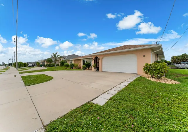 Photo 3 of Single family home for sale at 21129 Edgewater Dr, Port Charlotte, FL 33952 | MLS# N6145679 | Listing updated on 2026-10-07