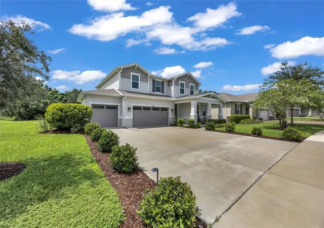 Photo 2 of Single family home for sale at 10484 Spring Lake Dr, Clermont, FL 34711 | MLS# O6440289 | Listing updated on 2026-10-10