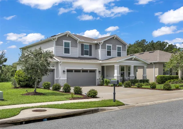 Photo 3 of Single family home for sale at 10484 Spring Lake Dr, Clermont, FL 34711 | MLS# O6440289 | Listing updated on 2026-10-10