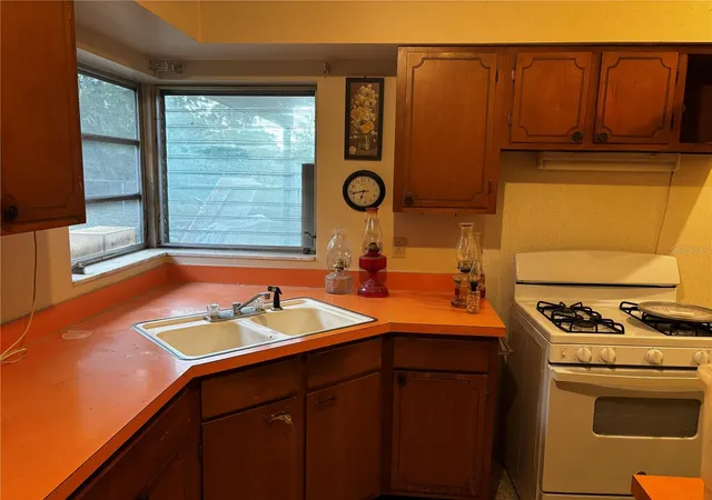 Photo 4 of Single family home for sale at 1077 Whitewood Dr, Deltona, FL 32725 | MLS# O6440323 | Listing updated on 2026-09-20