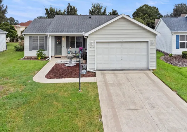 Photo 1 of Single family home for sale at 672 San Pedro Dr, Lady Lake, FL 32159 | MLS# G5117551 | Listing updated on 2026-10-10
