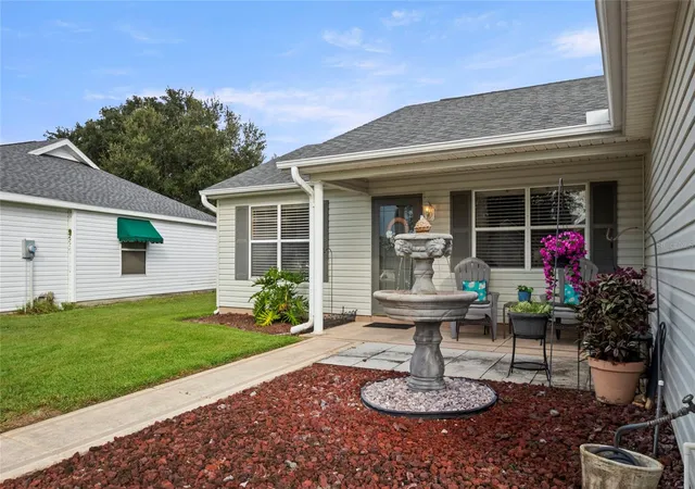 Photo 4 of Single family home for sale at 672 San Pedro Dr, Lady Lake, FL 32159 | MLS# G5117551 | Listing updated on 2026-10-10